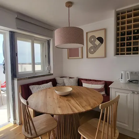 Sea View, 2 Bedroom Terrace & Garage In Sao Domingos | By Airnest Appartamento São Domingos de Rana
