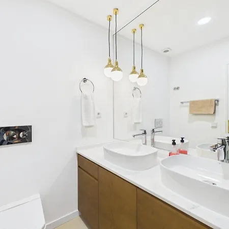 شقة Sea View, 2 Bedroom Terrace & Garage In Sao Domingos | By Airnest ساو دومينغوس دي رانا