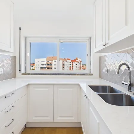 Sea View, 2 Bedroom Terrace & Garage In Sao Domingos | By Airnest São Domingos de Rana
