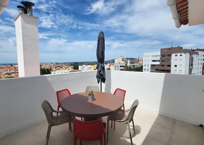 Sea View, 2 Bedroom Terrace & Garage In Sao Domingos | By Airnest São Domingos de Rana