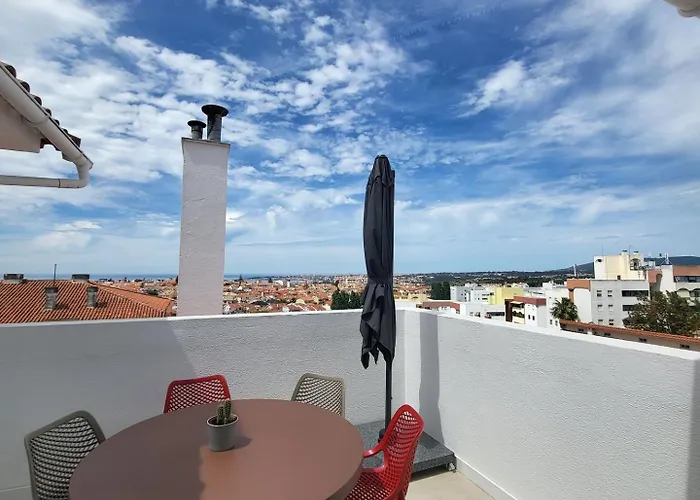 Sea View, 2 Bedroom Terrace & Garage In Sao Domingos | By Airnest São Domingos de Rana