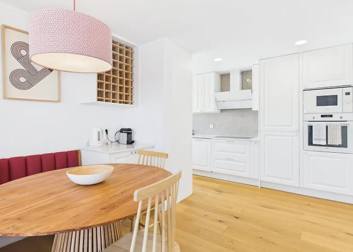 Sea View, 2 Bedroom Terrace & Garage In Sao Domingos | By Airnest * São Domingos de Rana