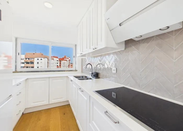 Sea View, 2 Bedroom Terrace & Garage In Sao Domingos | By Airnest * São Domingos de Rana