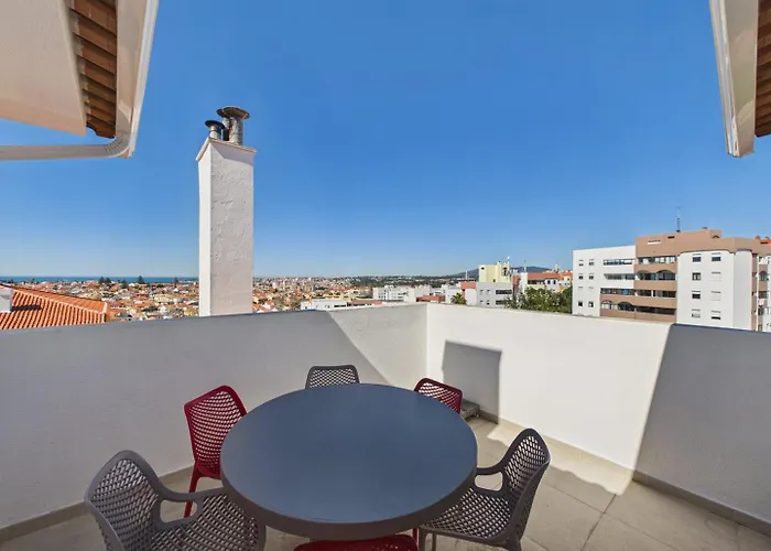 Sea View, 2 Bedroom Terrace & Garage In Sao Domingos | By Airnest São Domingos de Rana